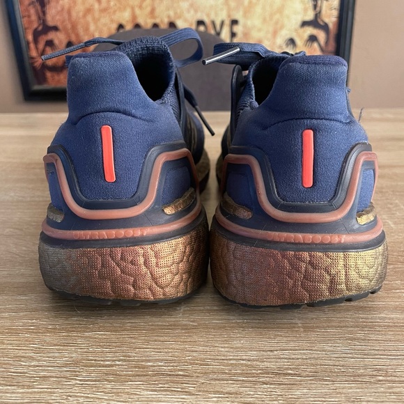 Adidas Ultraboost 20 Indigo Women’s size 6.5 Youth size 5 - Picture 3 of 16